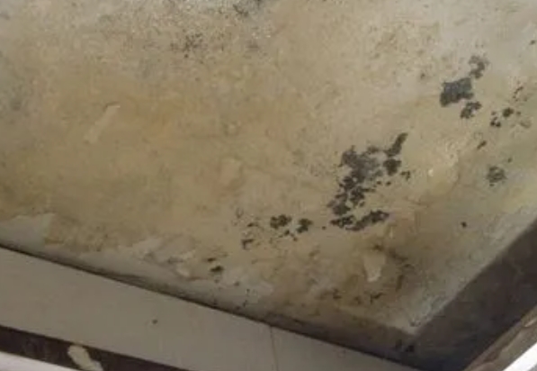 湘潭市阳台漏水维修公司分享下湘潭市卫生间渗水维修需要注意哪些问题。